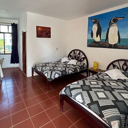 Hotel Isla Del Descanso Puerto Villamil Esterno foto