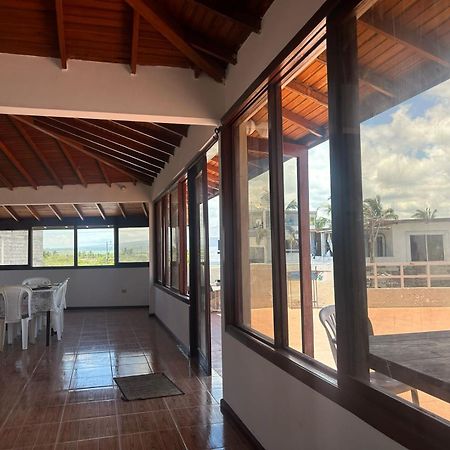 Hotel Isla Del Descanso Puerto Villamil Esterno foto