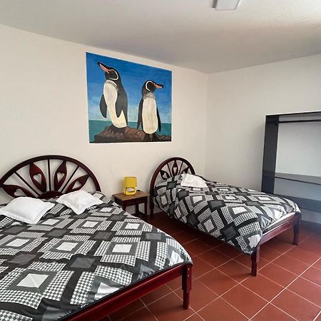 Hotel Isla Del Descanso Puerto Villamil Camera foto