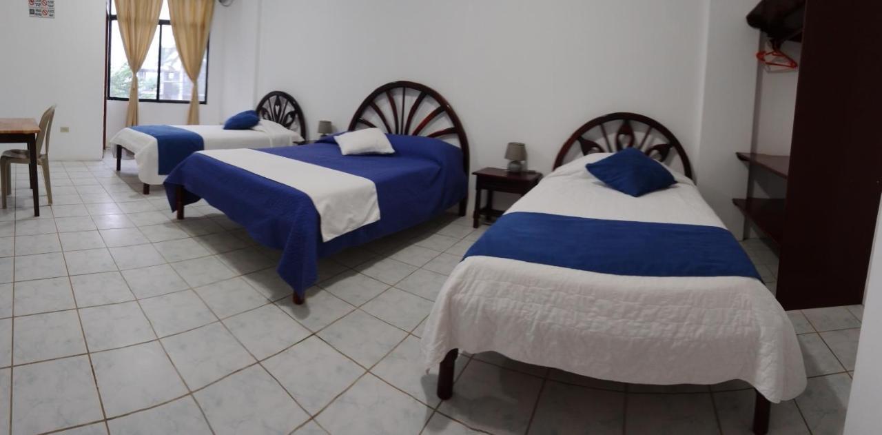 Hotel Isla Del Descanso Puerto Villamil Esterno foto