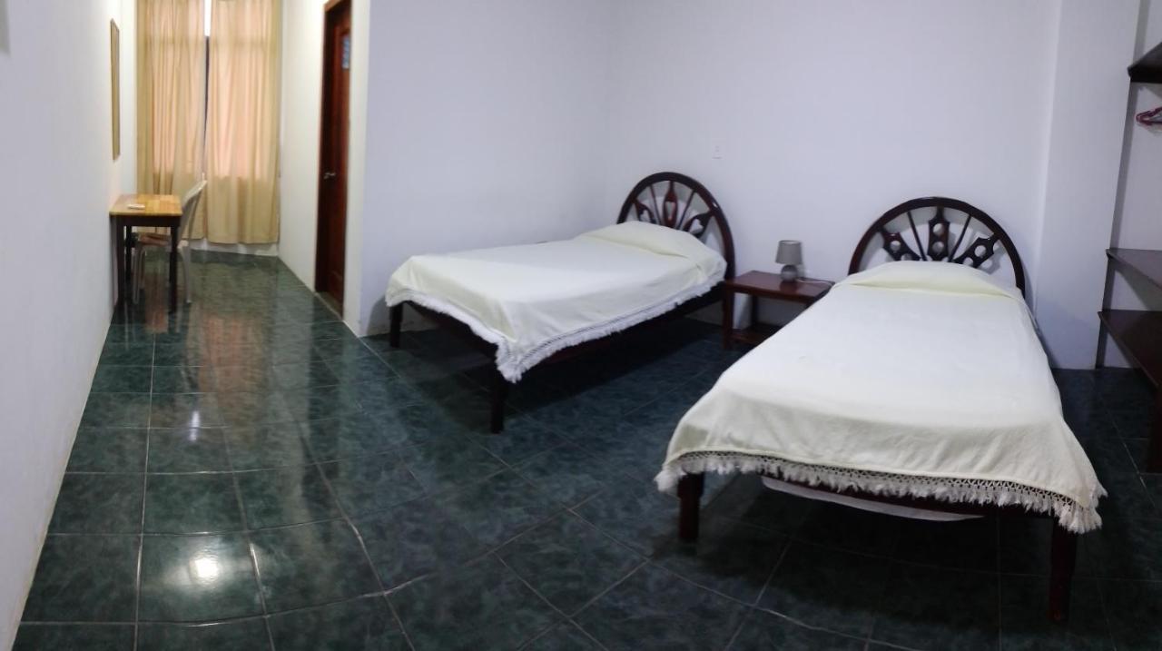 Hotel Isla Del Descanso Puerto Villamil Esterno foto