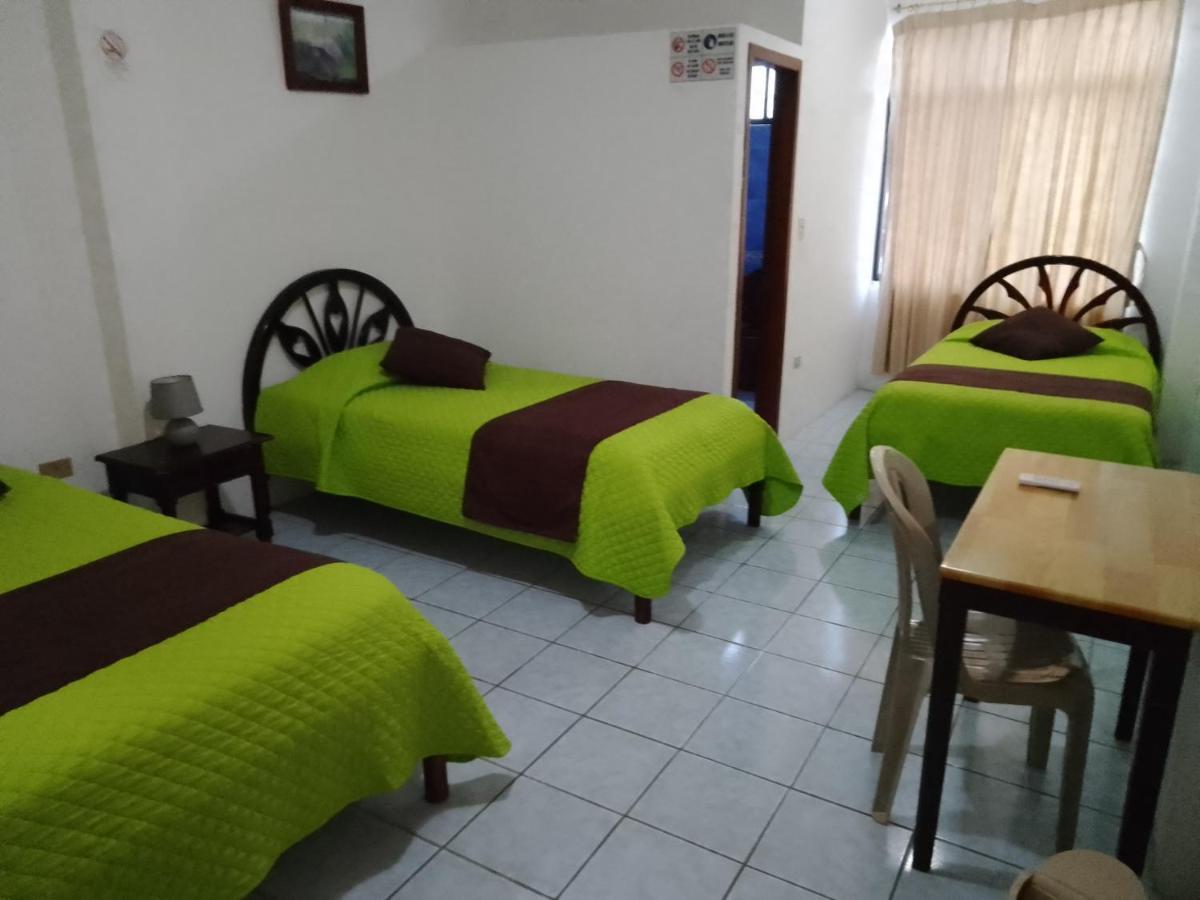 Hotel Isla Del Descanso Puerto Villamil Esterno foto