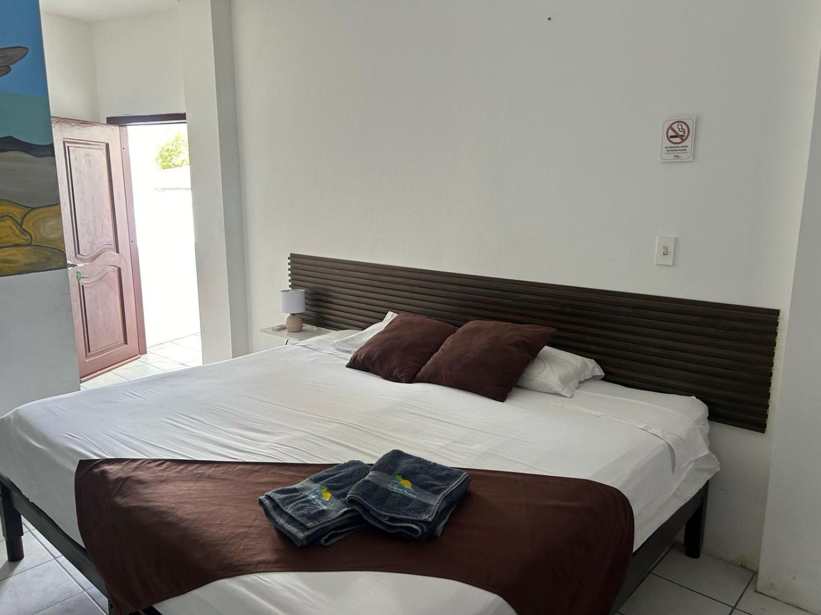 Hotel Isla Del Descanso Puerto Villamil Camera foto